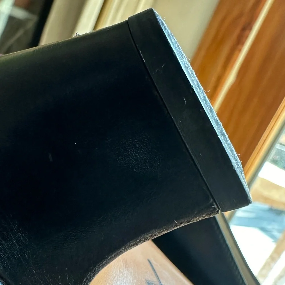 Salvatore Ferragamo Black Leather Pump Heels 8.5 narrow / 7.5 - Picture 3 of 5